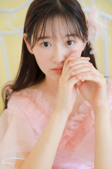 《年轻的女教师在线观看